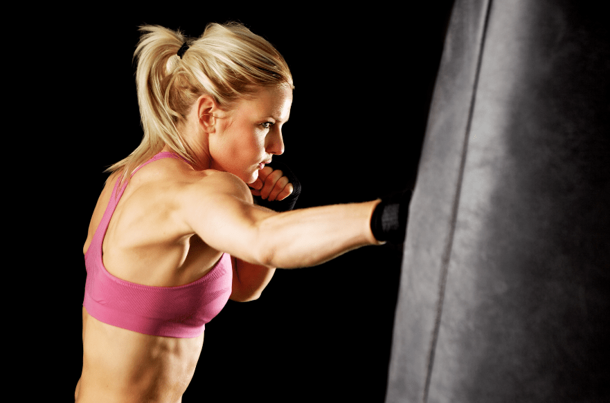 Qué músculos se trabajan con un saco de boxeo